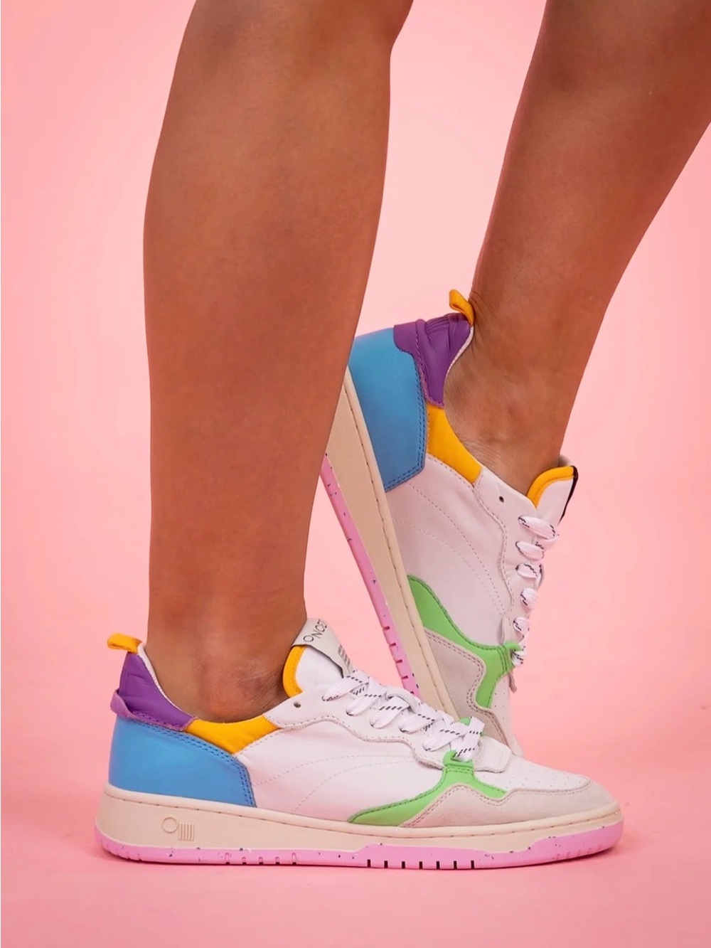Oncept Cosmic Multi Color White Low-Top Phoenix Retro Leather Sneakers Size 9